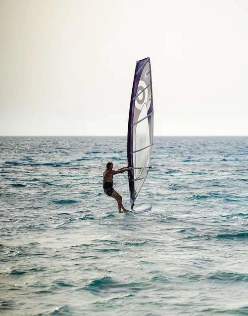 Kitesurfing na Helu